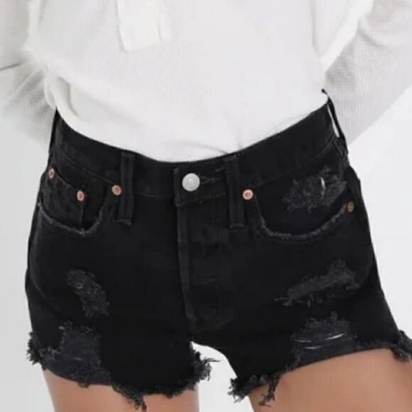 NWT LEVI'S 501 Distressed 5 Pocket High Rise Black Shorts Size 28 - Picture 1 of 10